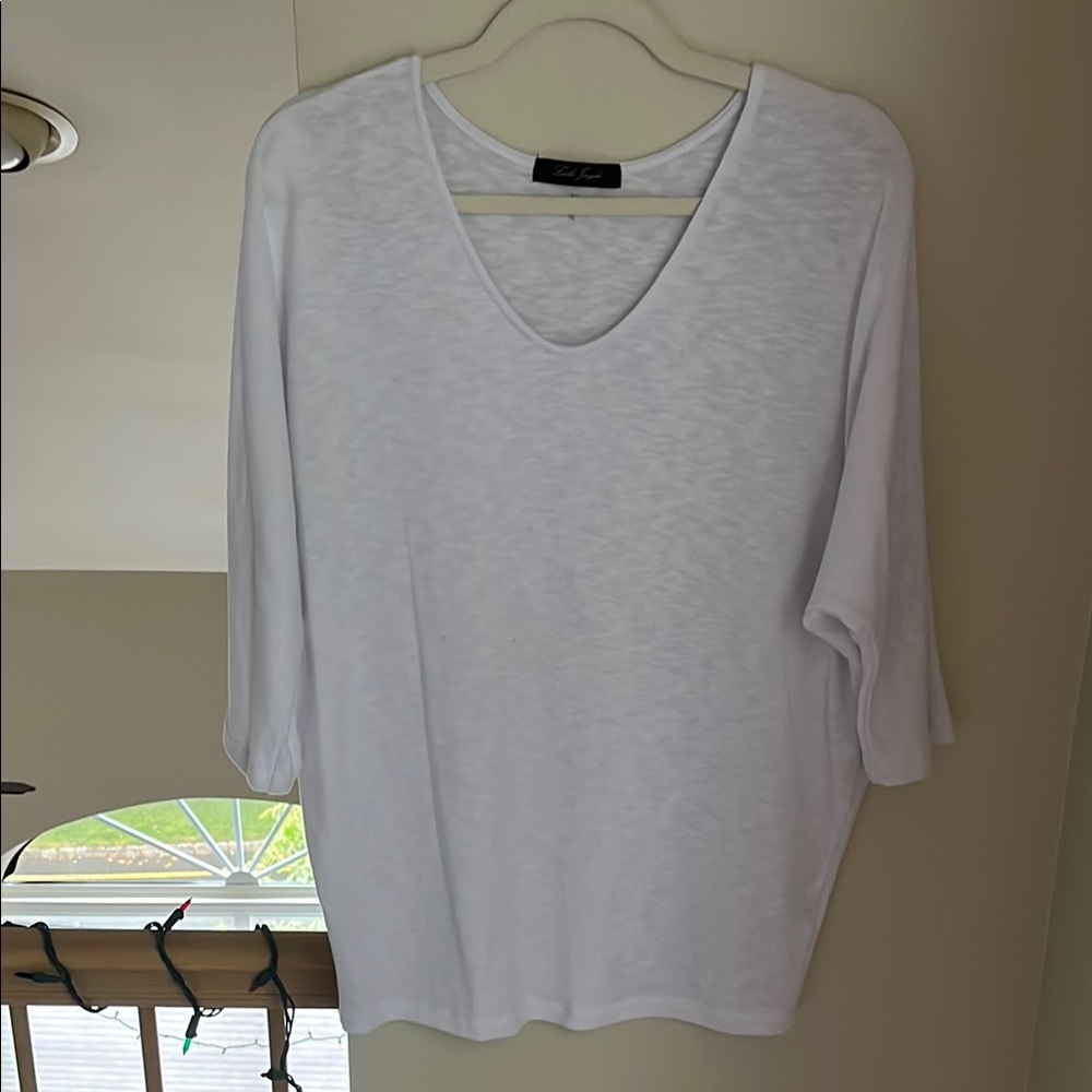 Laila Jayde 3/4 Sleeve V-Neck Top